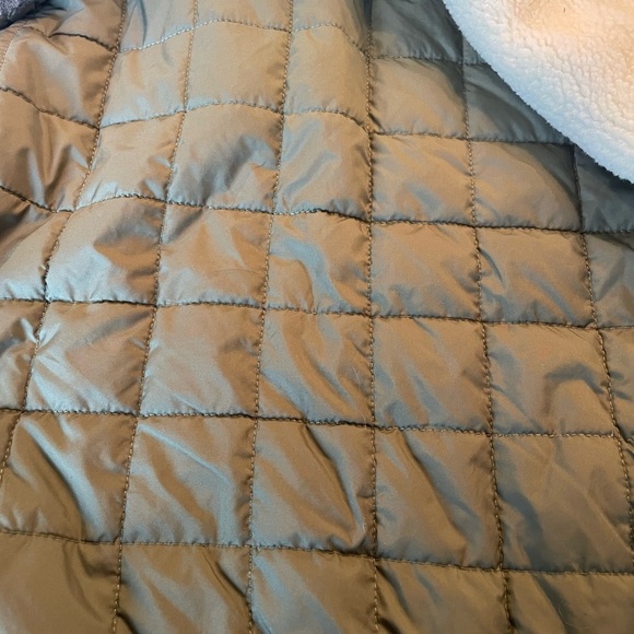 Woolrich women’s checked gray & white wool Sherpa vest span closure size medium - Picture 4 of 7